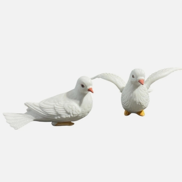 Other - Vintage HOMCO Pair of White Porcelain Dove Love Birds Figurines #8856